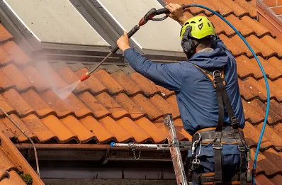 Démoussage et hydrofuge de toiture à Saon